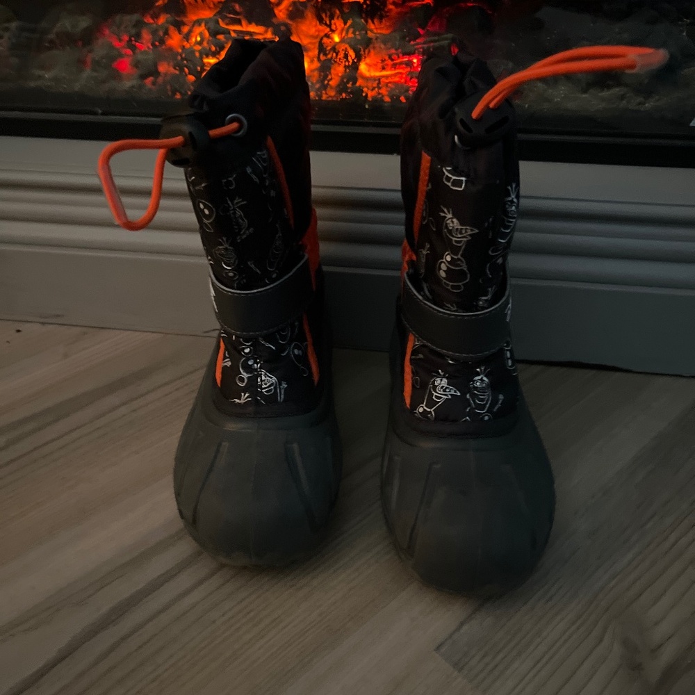 Disney Olaf sorel snow boots